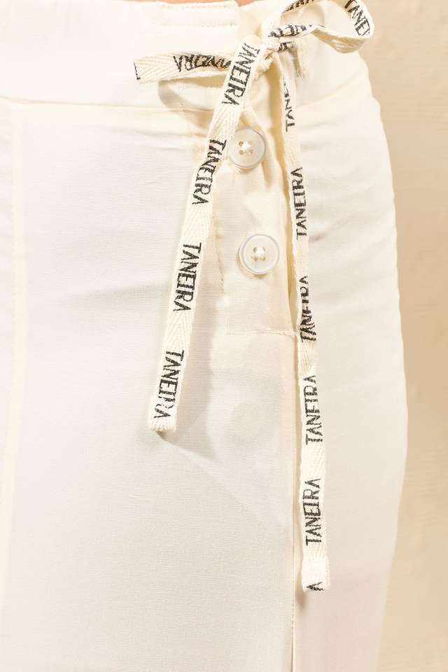 Off White Woven Cotton Lycra Inskirt thumbnail image number null