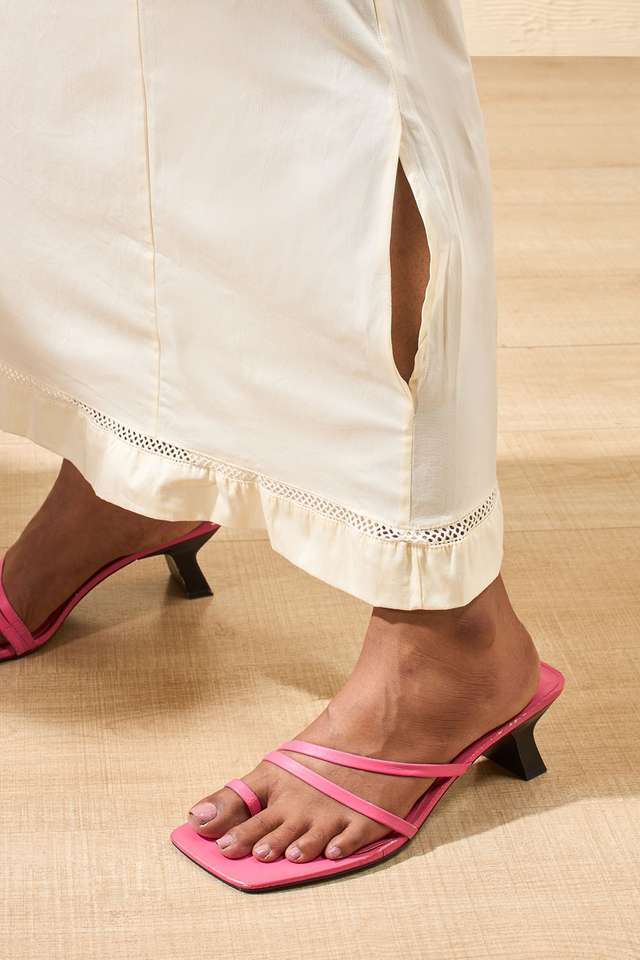 Off White Woven Cotton Lycra Inskirt thumbnail image number null