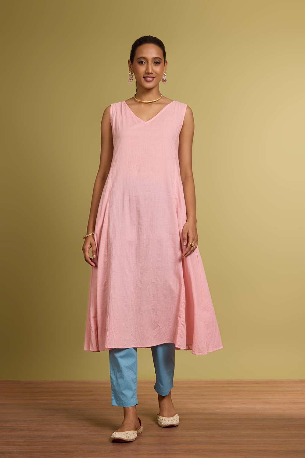 Light Pink Pure Silk Cotton Embroidered Kurta with Slip image number null