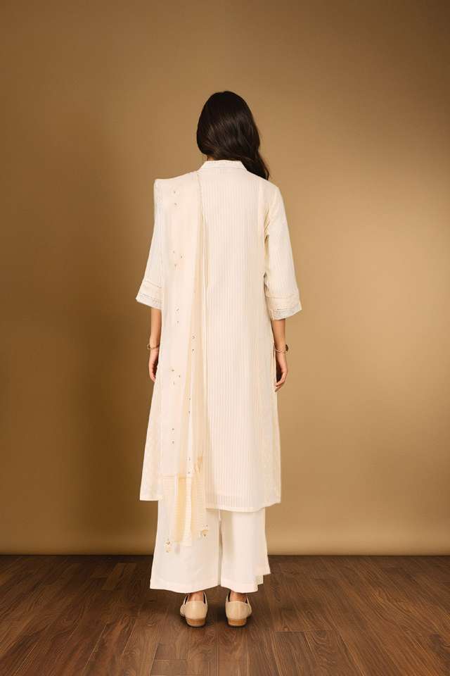 Off White Cotton Viscose Cutwork Kurta Set thumbnail image number null