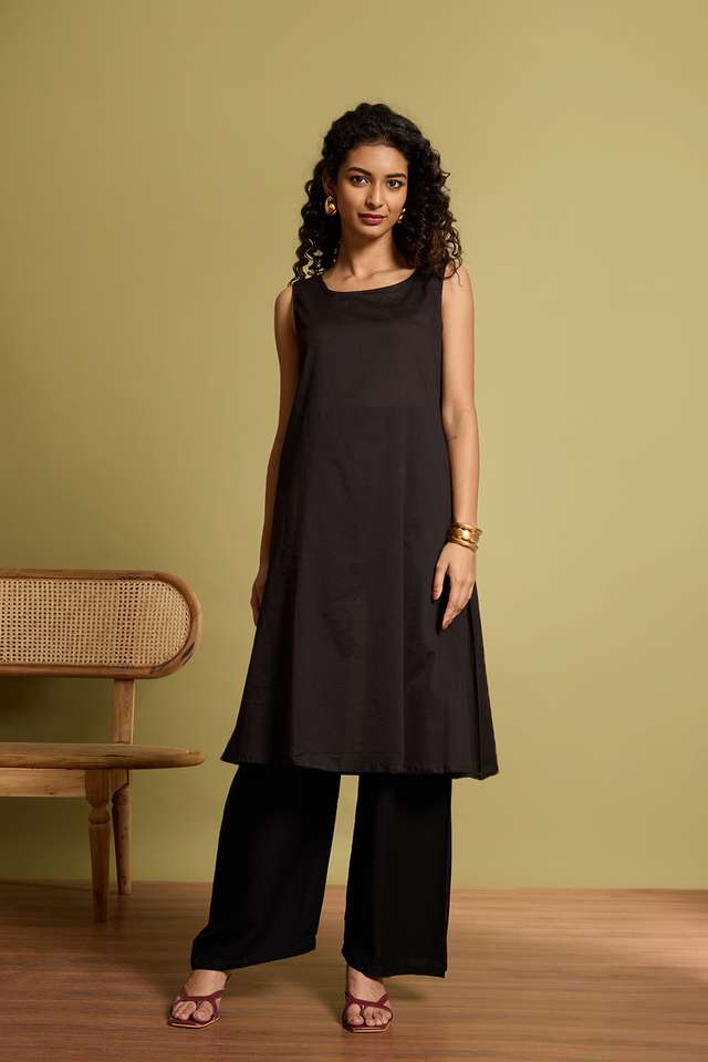 Black Pure Silk Cotton Mukaish Embroidered Kurta Set thumbnail image number null