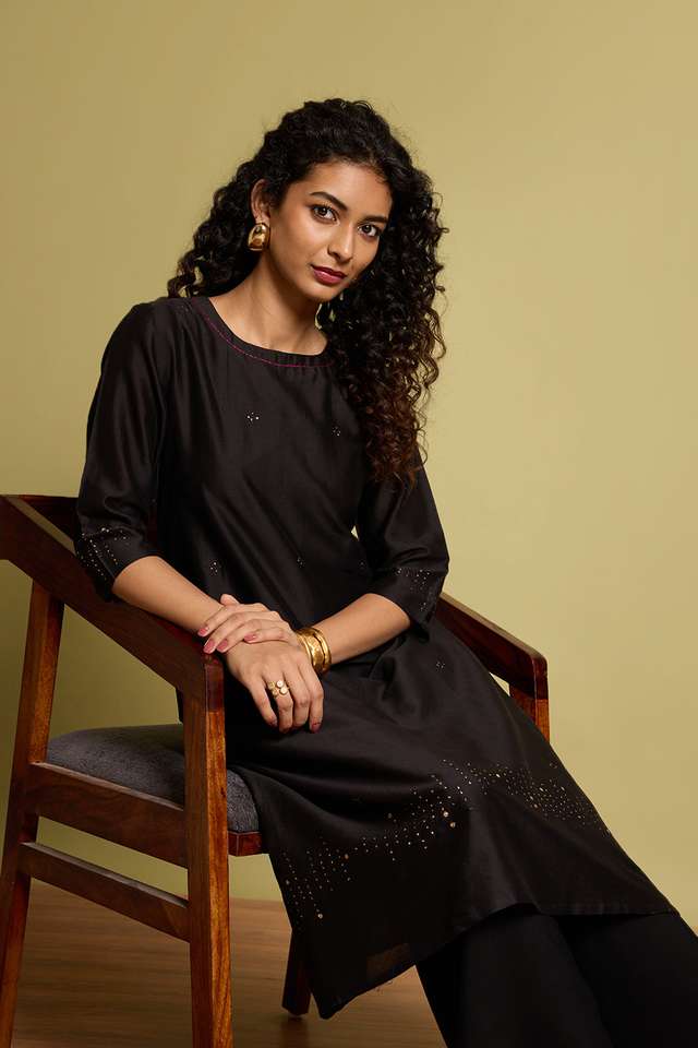 Black Pure Silk Cotton Mukaish Embroidered Kurta Set thumbnail image number null
