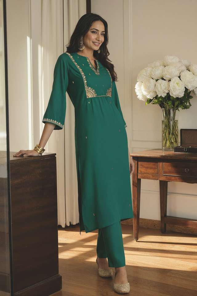 Green Viscose Embroidered Kurta Set image number