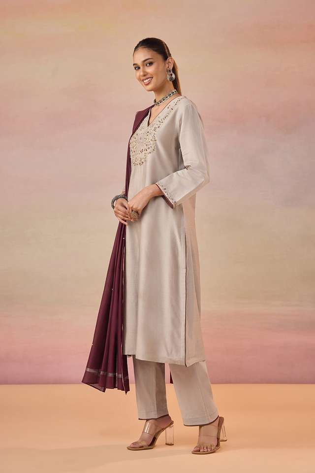 Grey Pure Silk Cotton Embroidered Kurta Set image number
