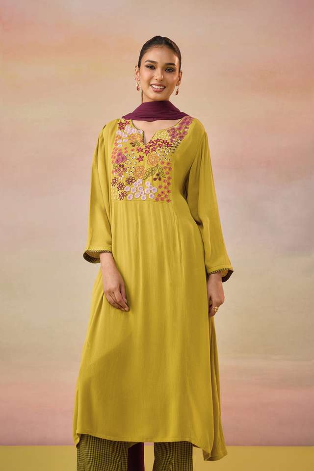 Green Pure Viscose Embroidered Kurta Set image number