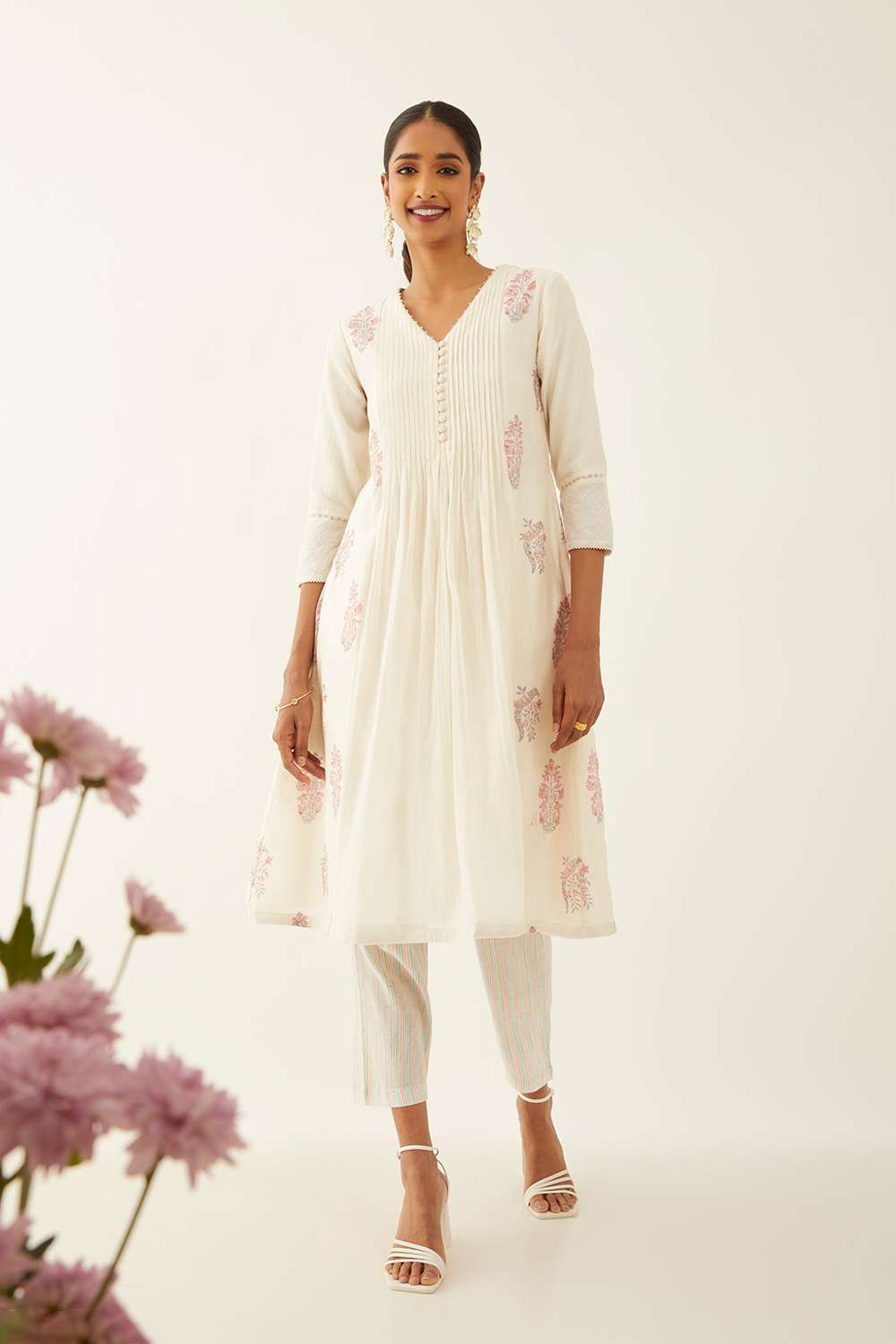 White Pure Silk Cotton Printed Sanganeri Kurta Set image number null