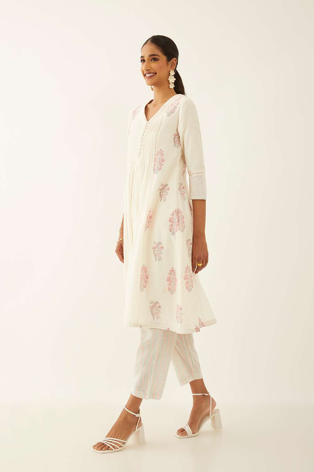 White Pure Silk Cotton Printed Sanganeri Kurta Set image number null