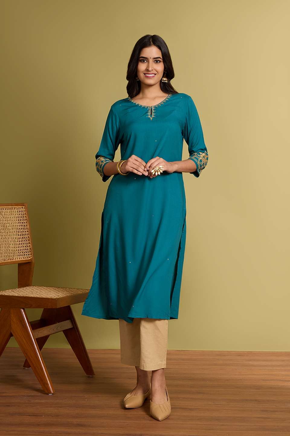 Green Viscose Embroidered Kurta