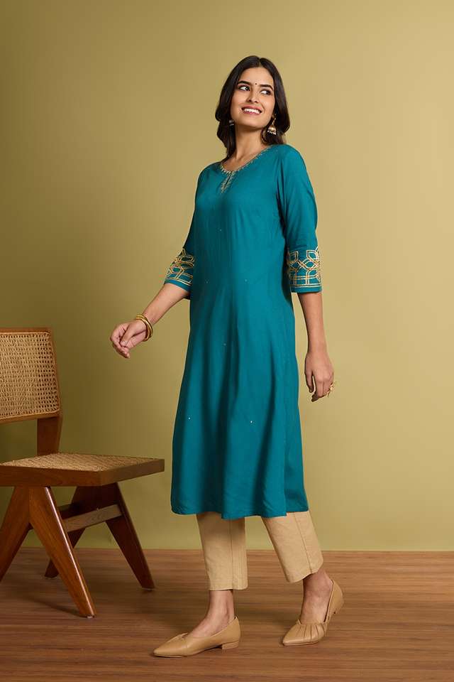 Green Viscose Embroidered Kurta thumbnail image number null