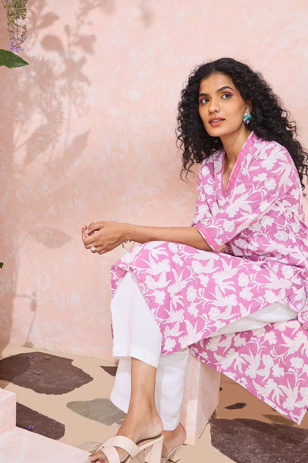 Violet Screen Printed Pure Cotton Kurta image number null