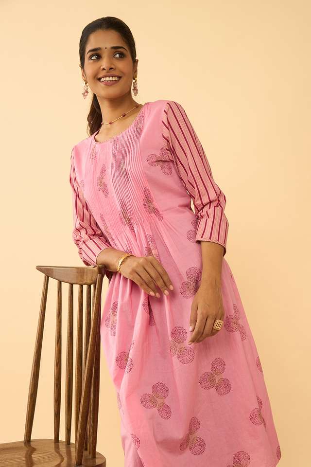 Light Pink Screen Printed Pure Cotton Kurta thumbnail image number null
