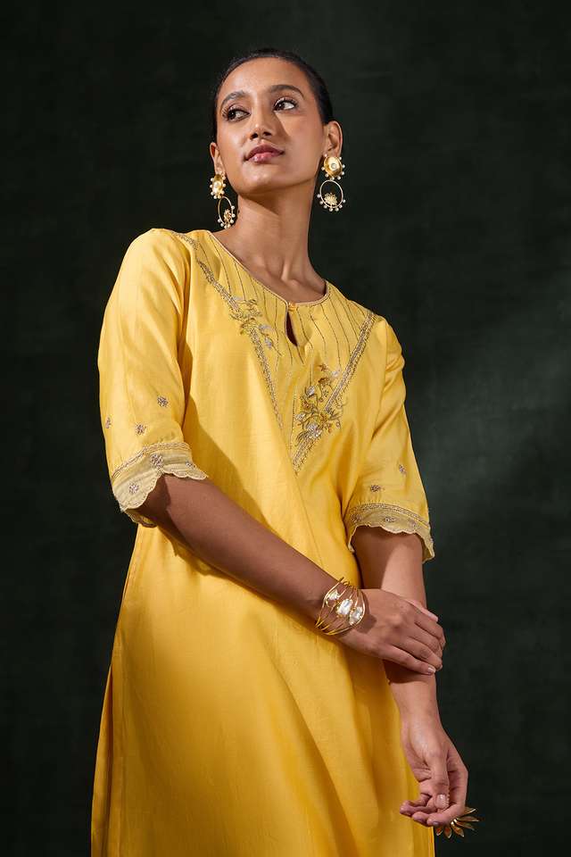 Yellow Pure Silk Cotton Embroidered Kurta image number