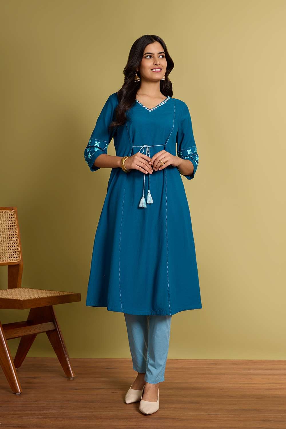 Blue Viscose Cotton Embroidered Kurta image number null
