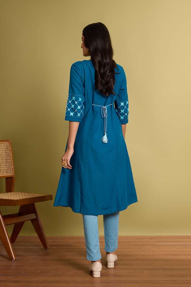 Blue Viscose Cotton Embroidered Kurta thumbnail image number null