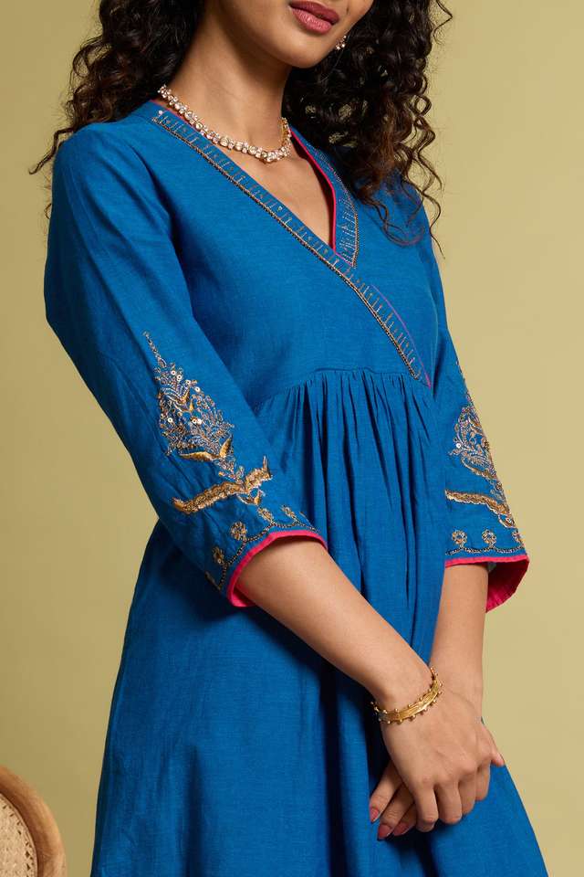 Blue Embroidered Pure Cotton Kurta thumbnail image number null