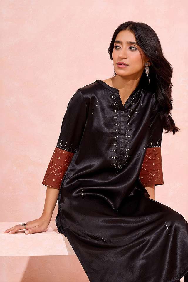 Black Viscose Cotton Embroidered Kurta thumbnail image number null