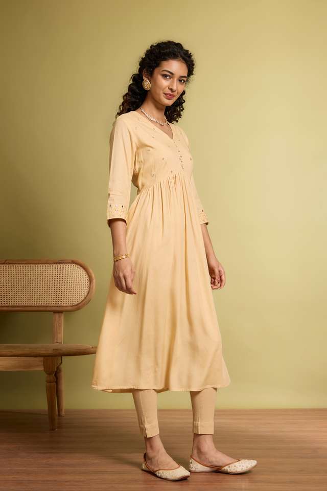 Off White Viscose Embroidered Kurta image number