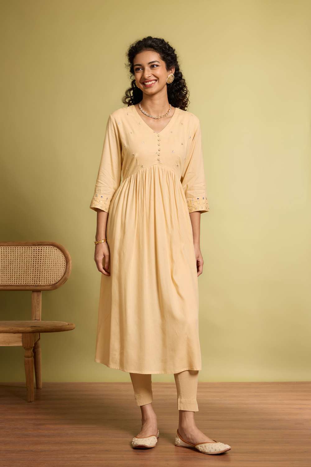 Off White Viscose Embroidered Kurta image number null