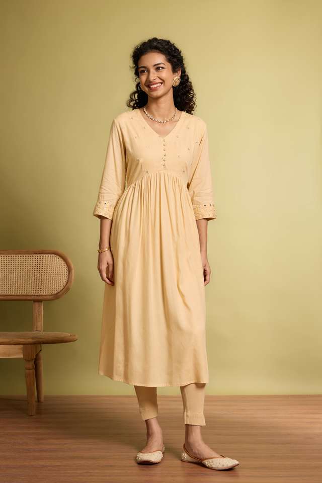 Off White Viscose Embroidered Kurta thumbnail image number null