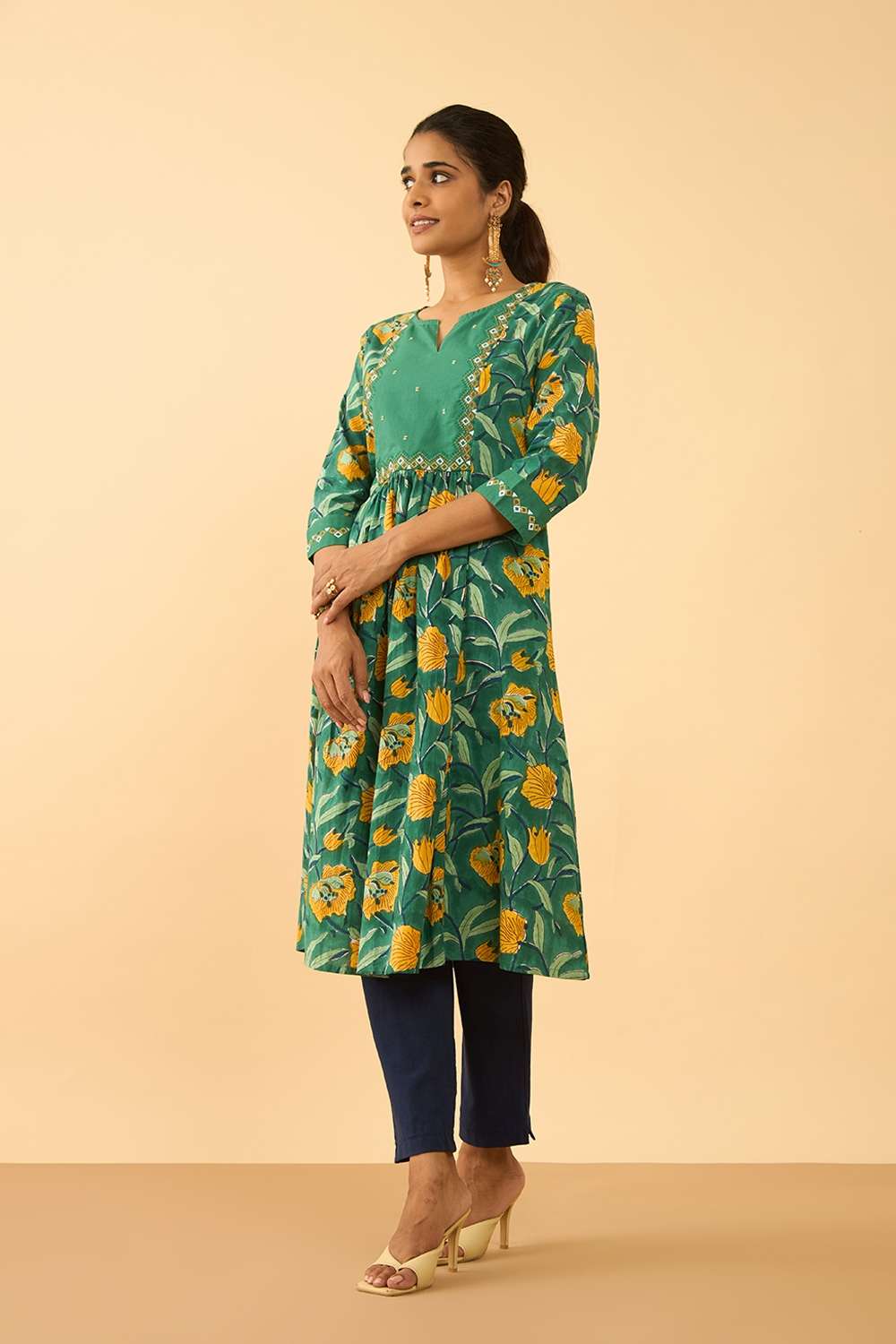 Green Pure Cotton Printed Embroidered Kurta image number null