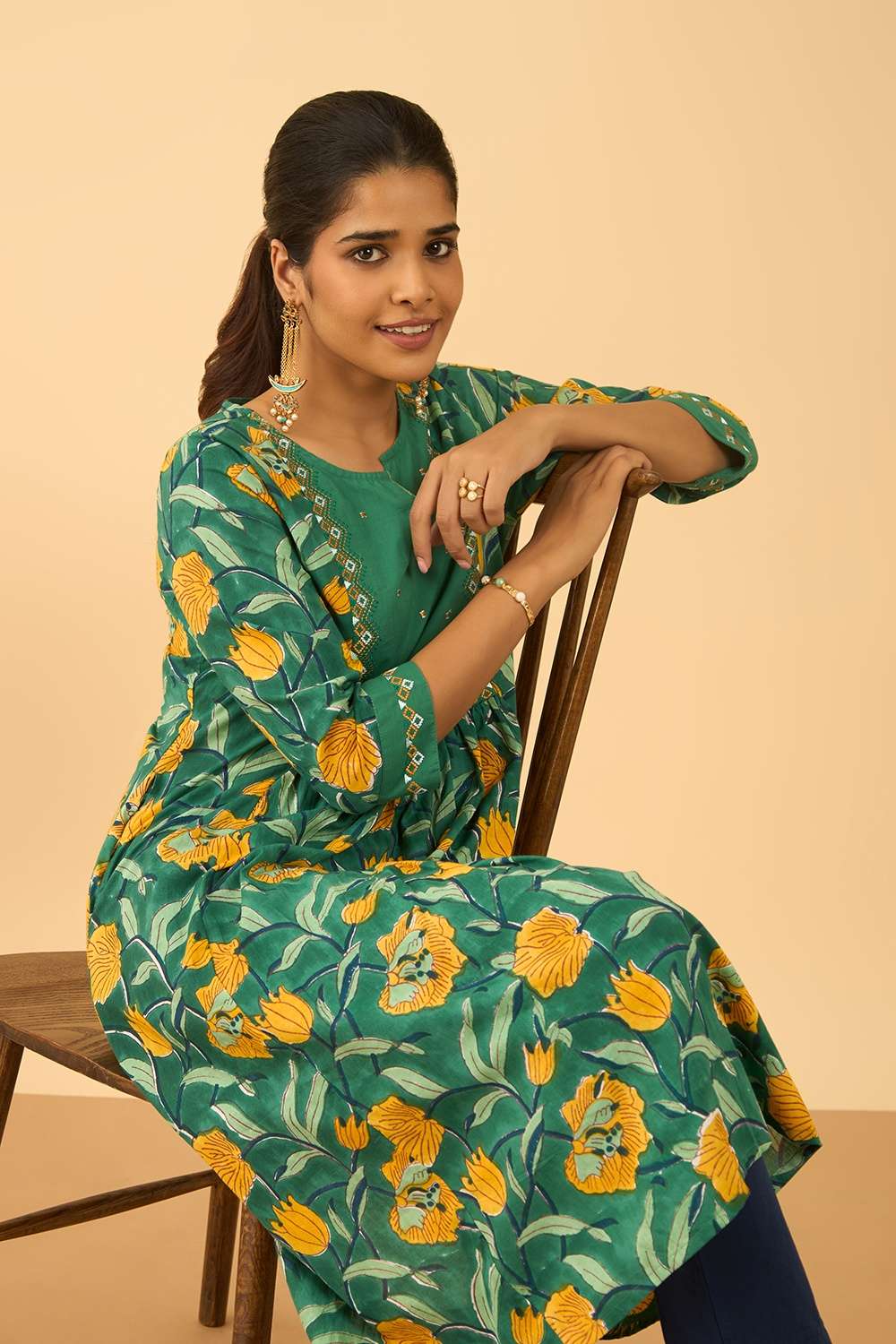 Green Pure Cotton Printed Embroidered Kurta image number null
