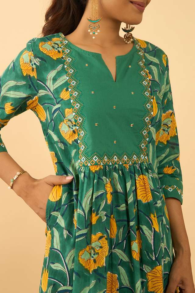 Green Pure Cotton Printed Embroidered Kurta thumbnail image number null