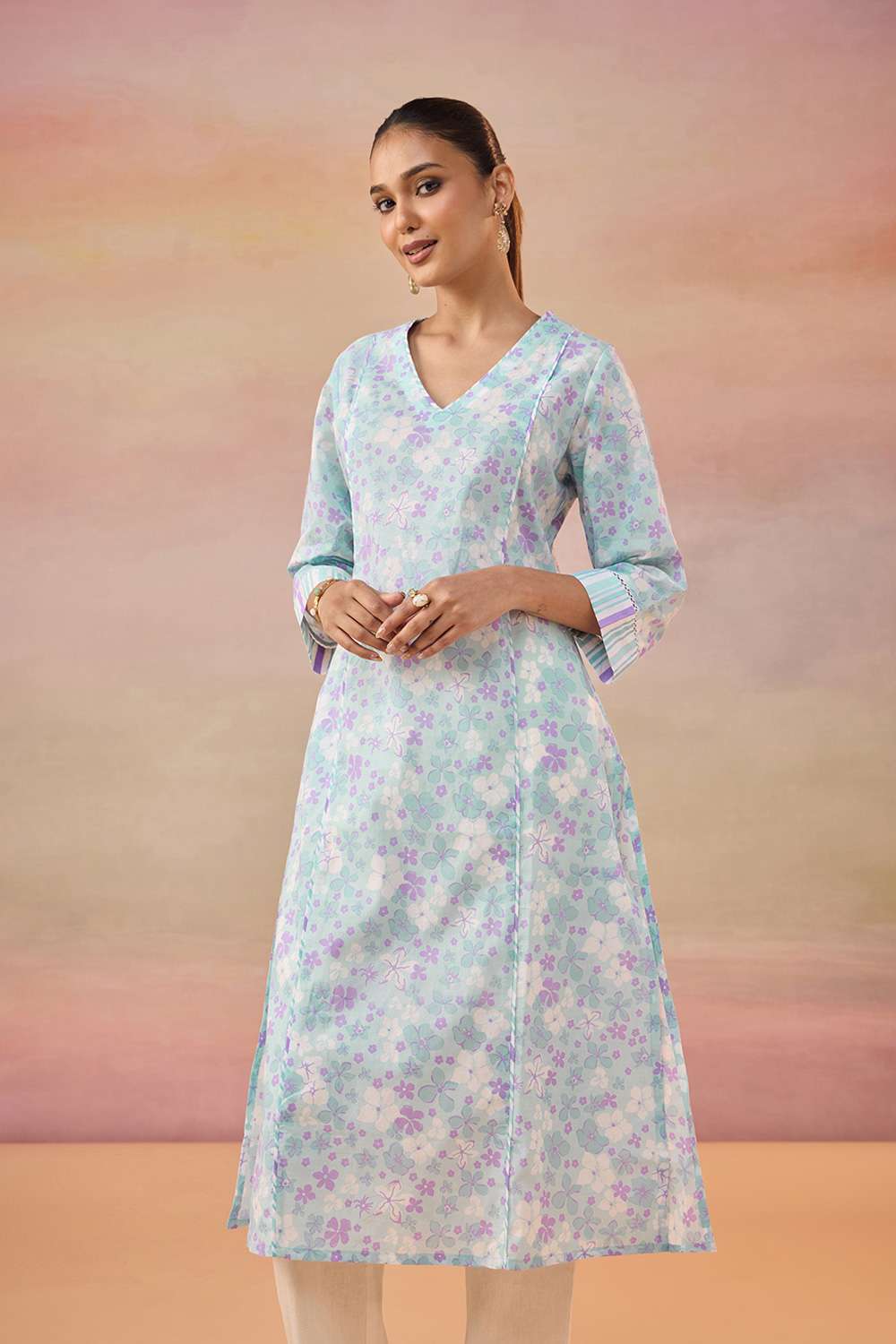 Blue Screen Printed  Pure Cotton Kurta image number null