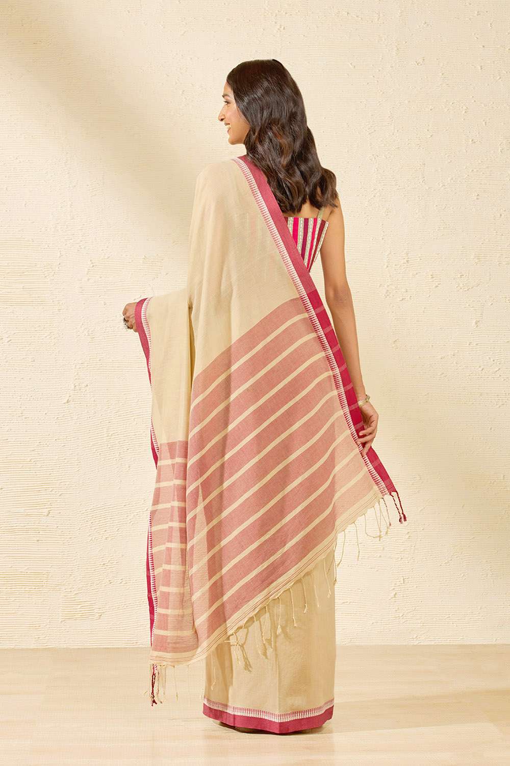 Beige Woven Pure Cotton Bengal Saree image number null