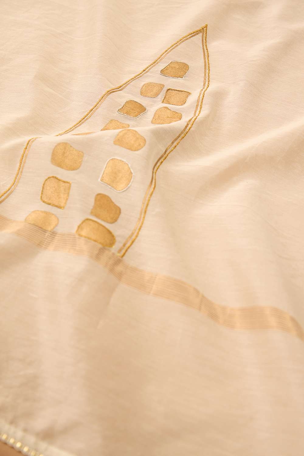 Off White Pure Silk Cotton Block Printed Embroidered Saree image number null