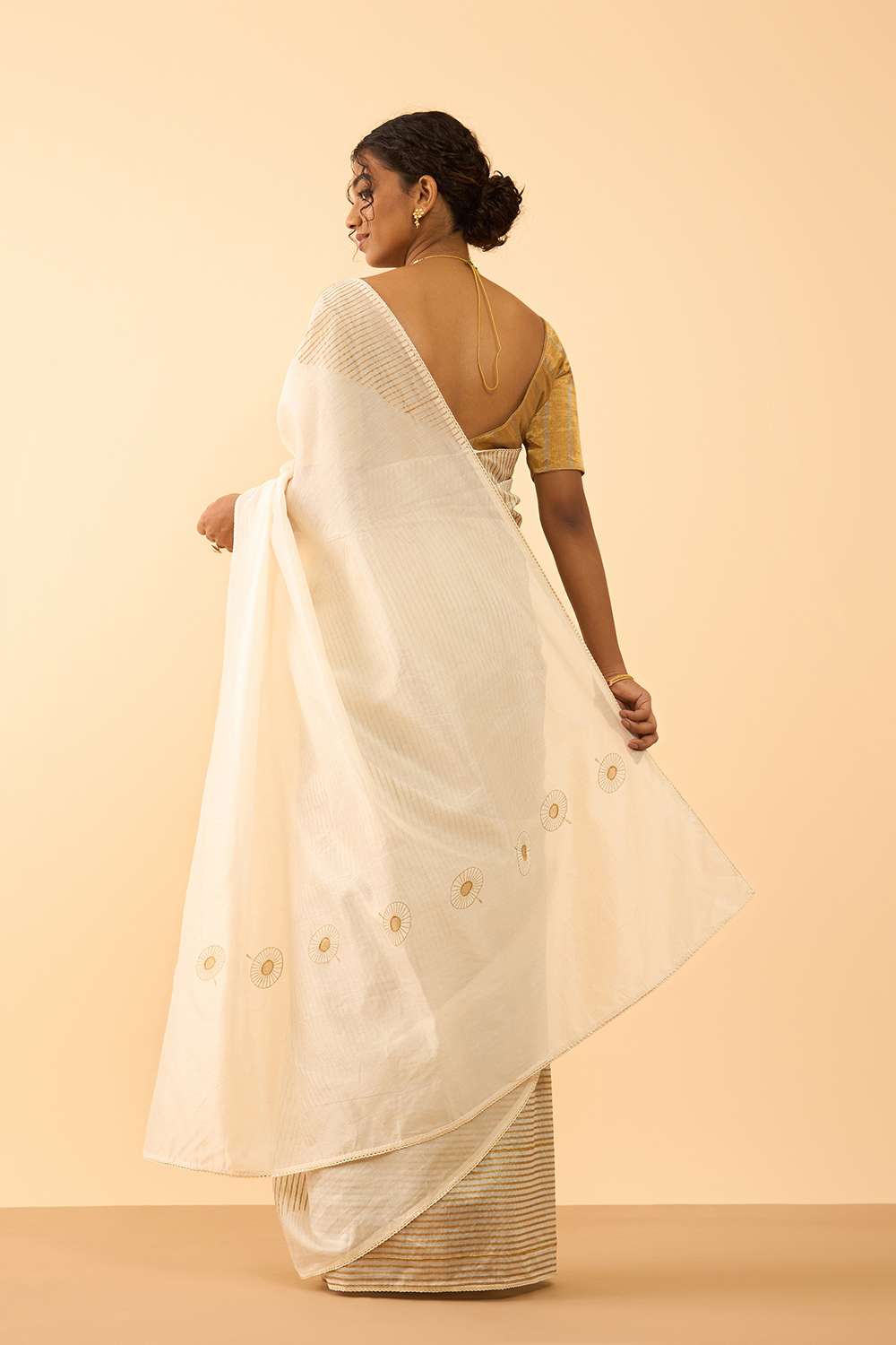 Off White Pure Silk Cotton Block Printed Embroidered Saree image number null