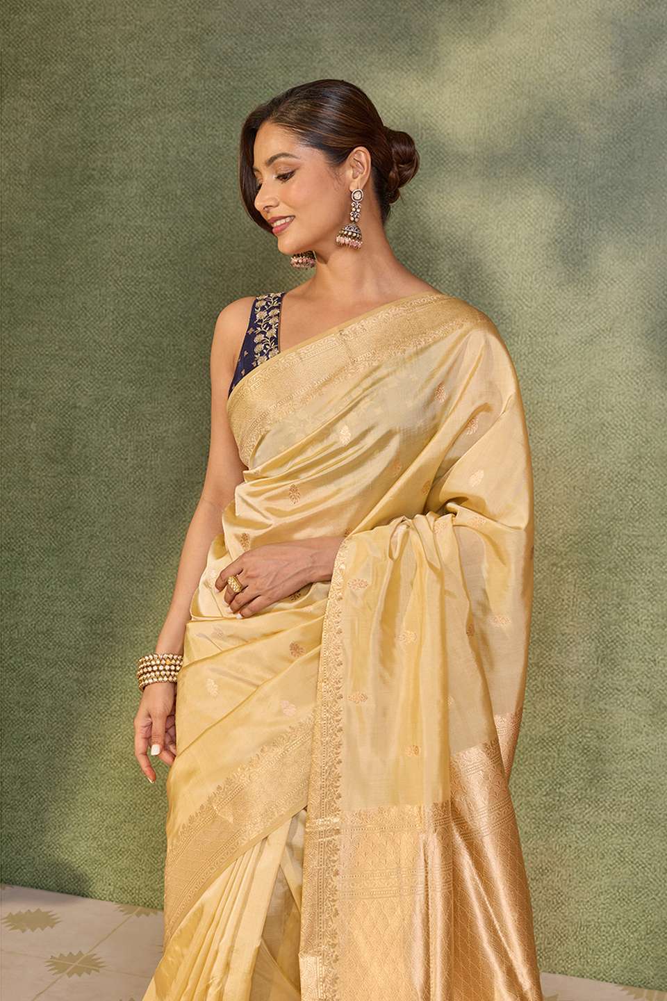 Beige Silk Viscose Kadwa Banarasi Saree