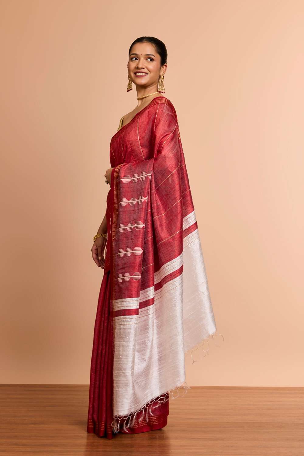 Red Bhagalpur Woven Pure Tussar Silk Saree image number null