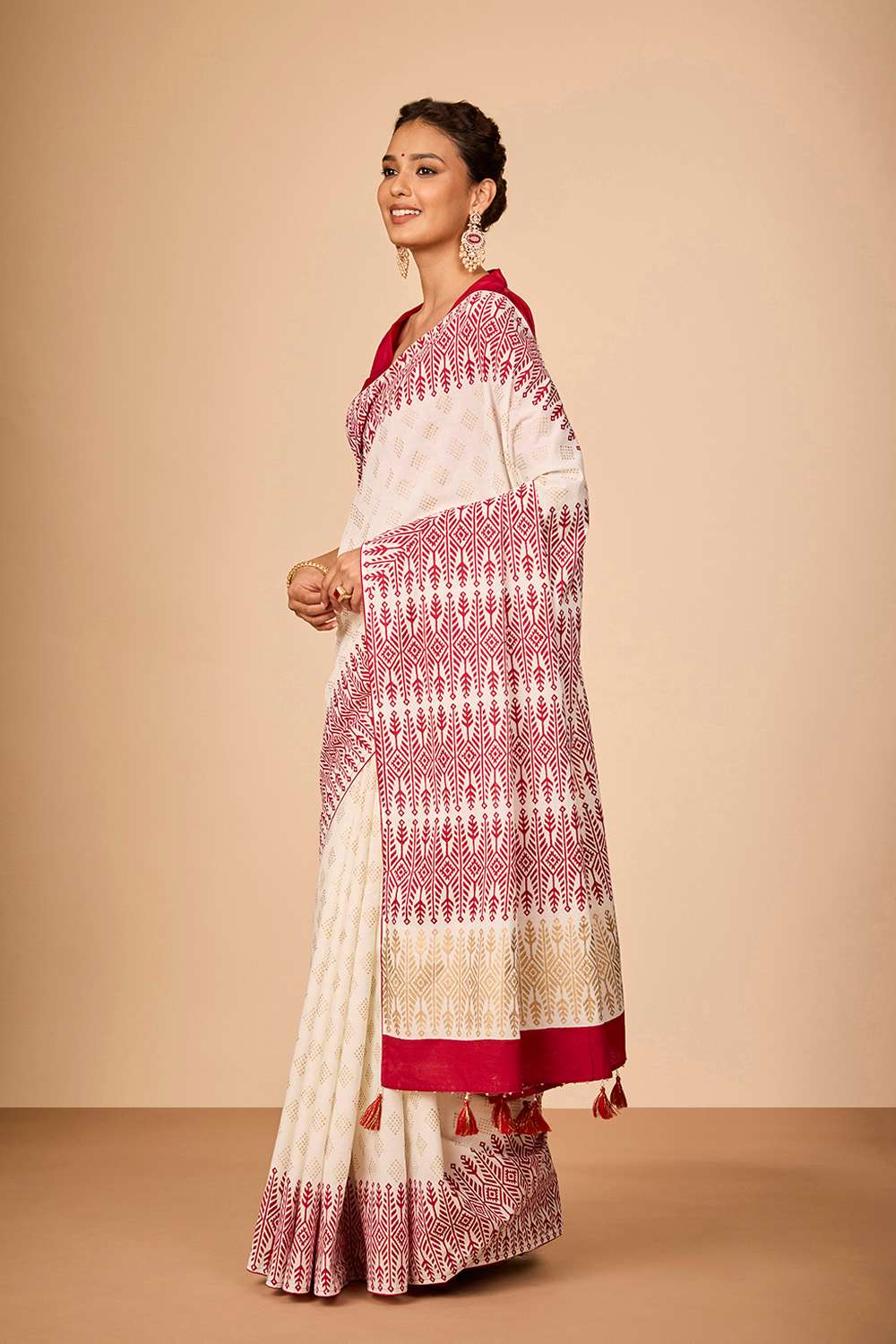 Off White Pure Cotton Printed Embroidery Saree image number null