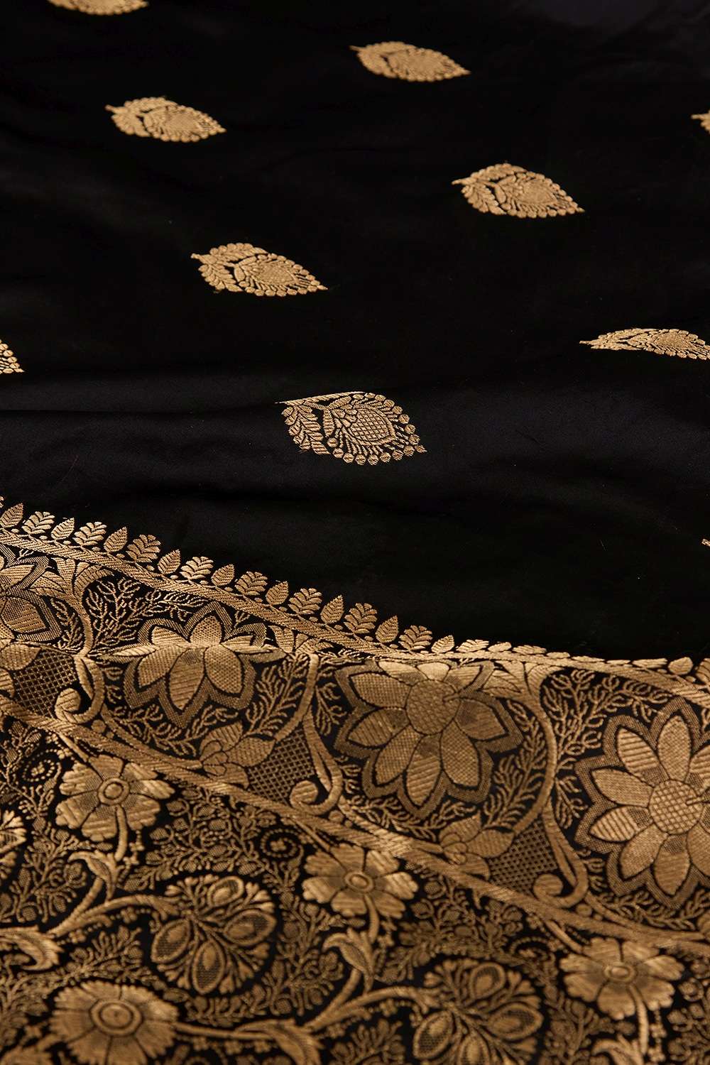 Black Pure Silk Kadwa Banarasi Saree image number null