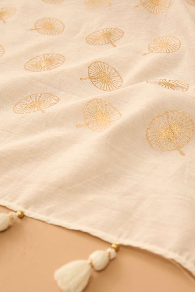Off White Screen Printed Pure Silk Cotton Saree thumbnail image number null