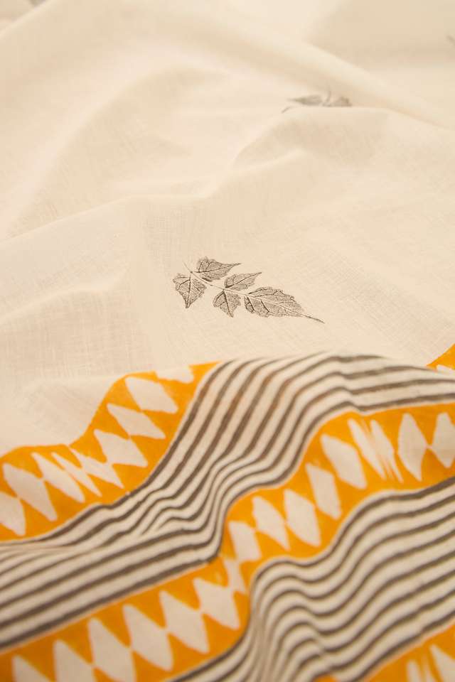 Off White Maharashtra Printed Khadi Cotton Saree thumbnail image number null