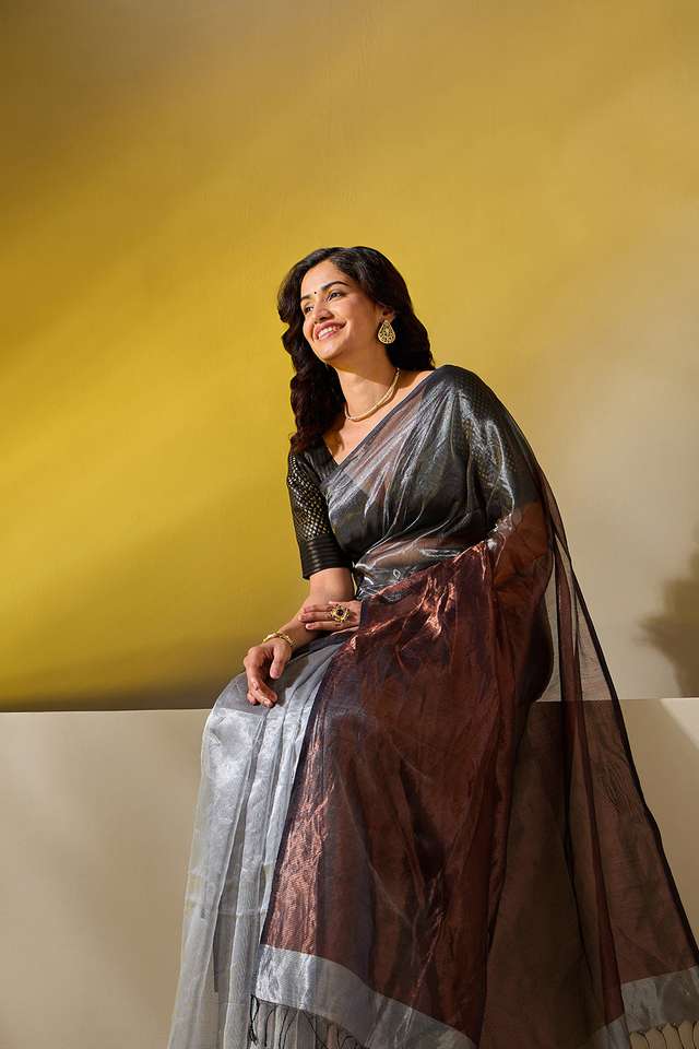 Grey Woven Pure Silk Tissue Maheshwari Saree thumbnail image number null