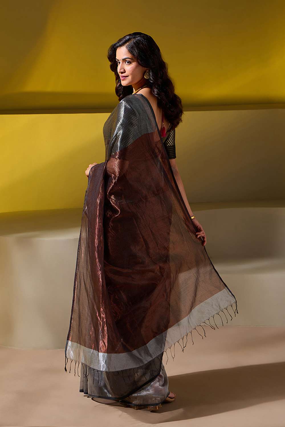 Grey Woven Pure Silk Tissue Maheshwari Saree image number null