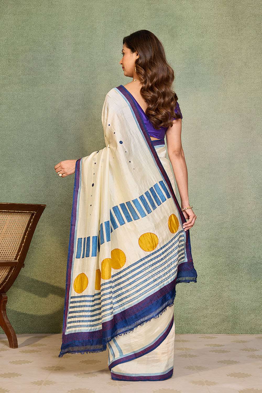 Off White Bengal Pure Silk Kantha Saree image number null