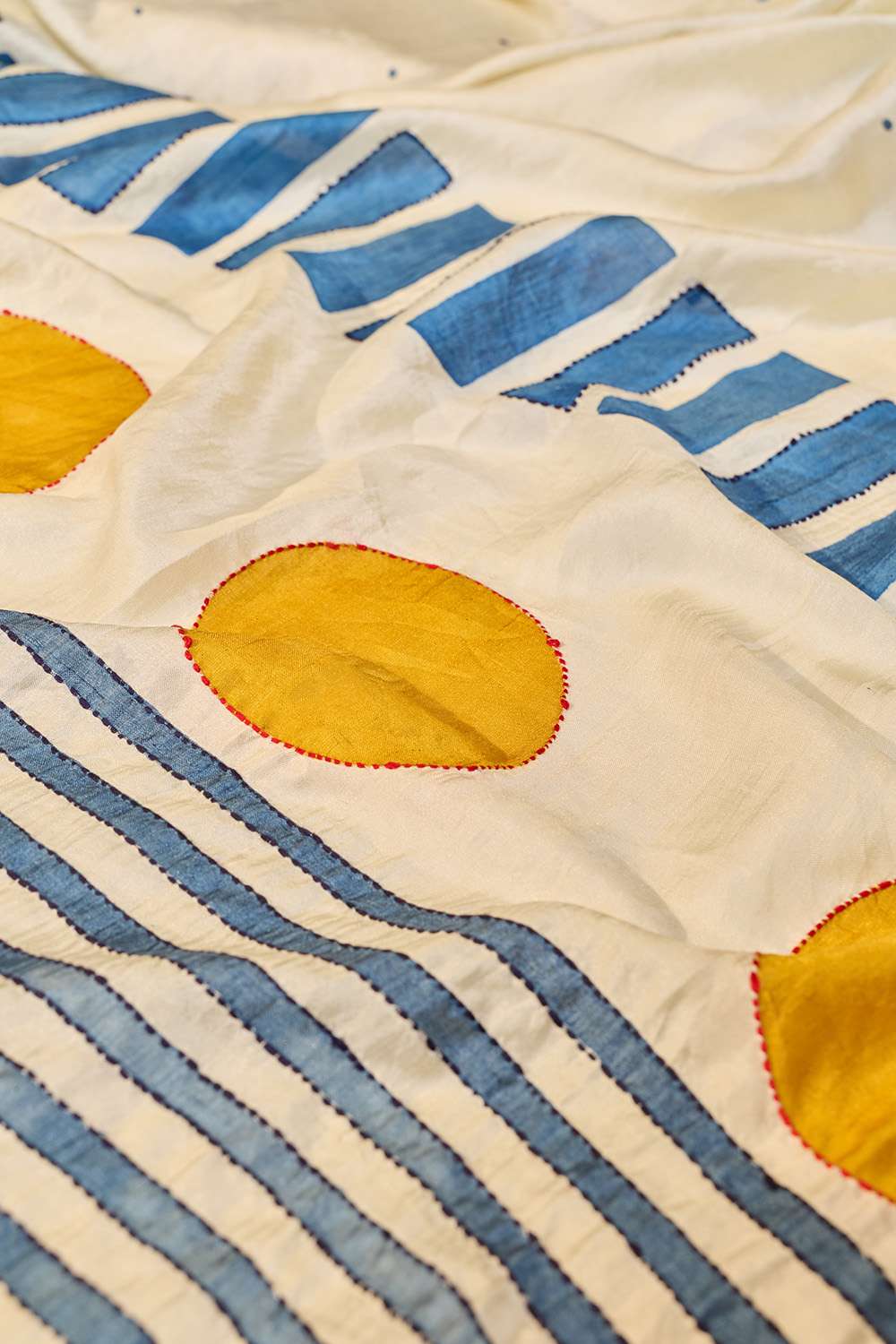 Off White Bengal Pure Silk Kantha Saree image number null
