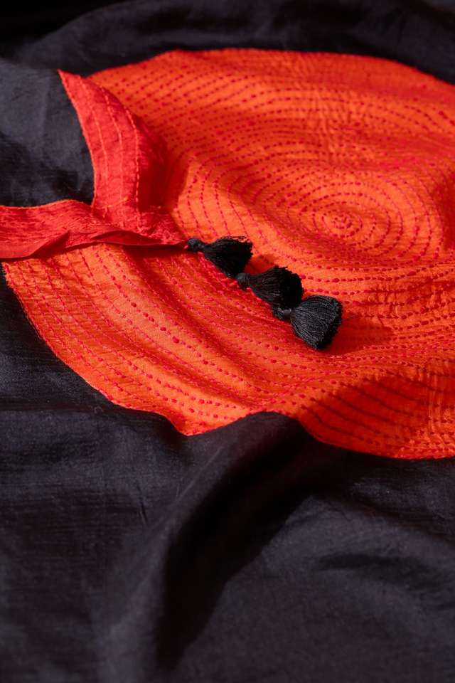 Black Bengal Pure Silk Hand Painted Saree thumbnail image number null