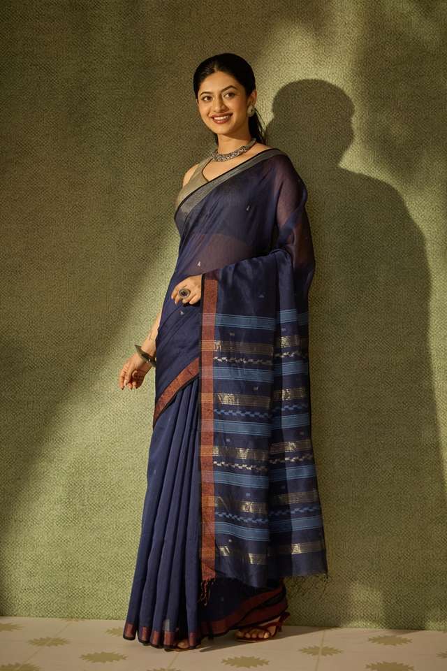 Dark Blue Bengal Pure Silk Cotton Jamdani Saree thumbnail image number null