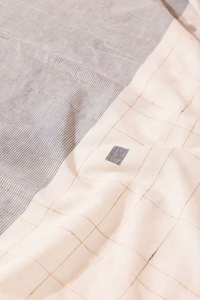 Off White Bengal Pure Cotton Jamdani Saree thumbnail image number null