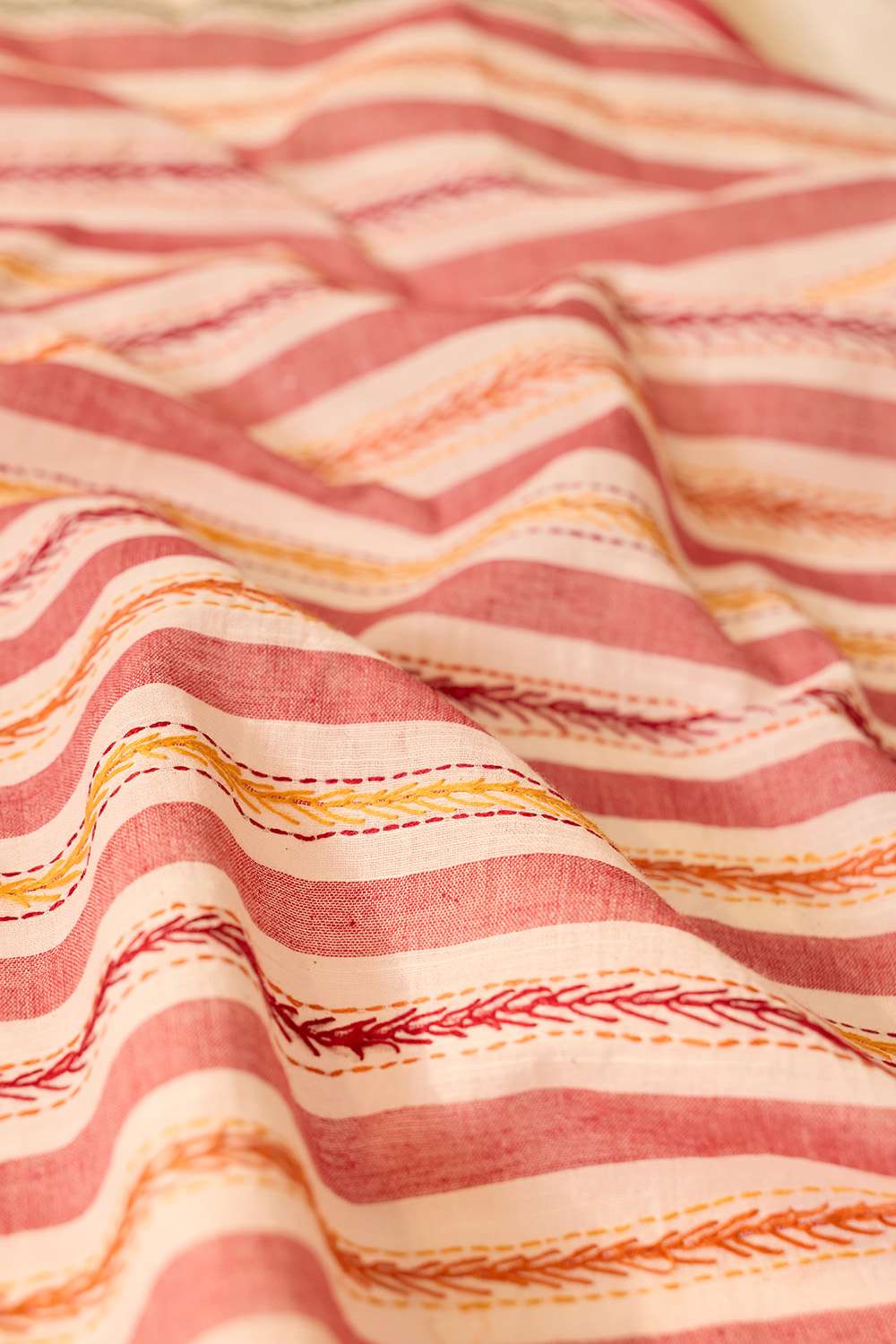 Off White Bengal Pure Cotton Kantha Embroidered Saree image number null