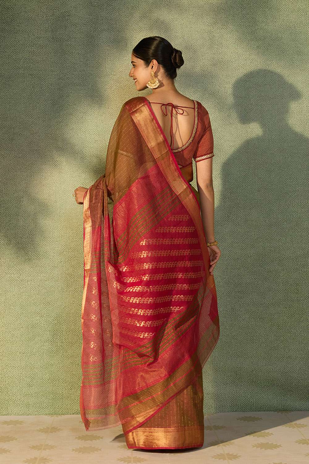 Green Woven Pure Silk Cotton Maheshwari Saree image number null