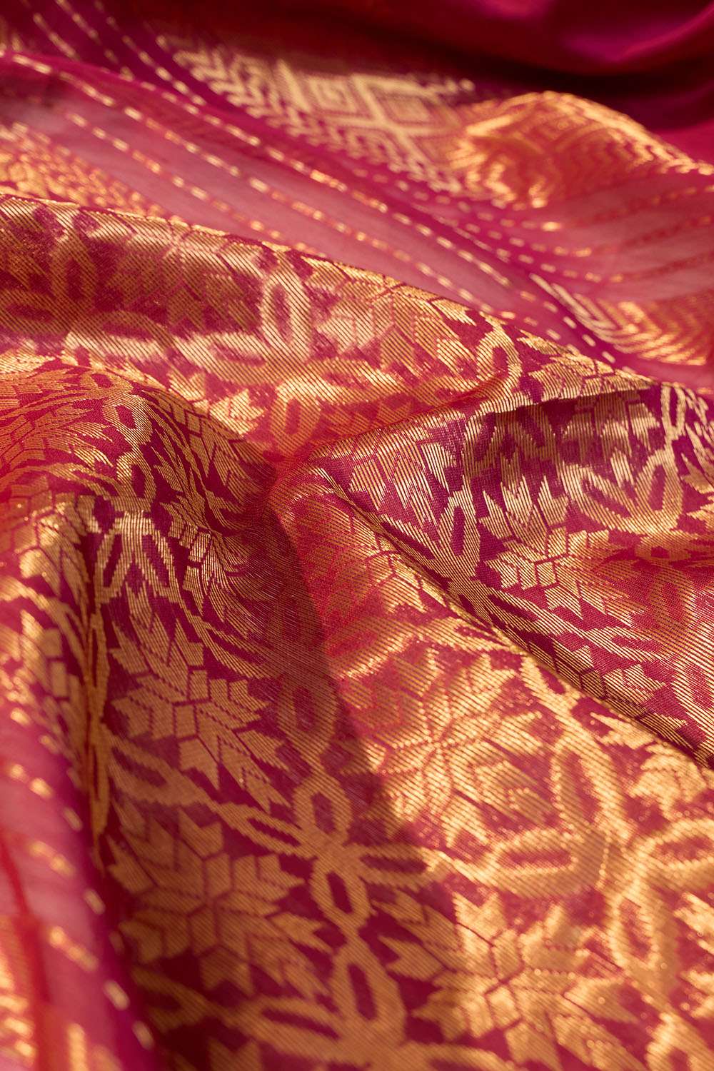 Pink Woven Pure Silk Cotton Maheshwari Saree image number null