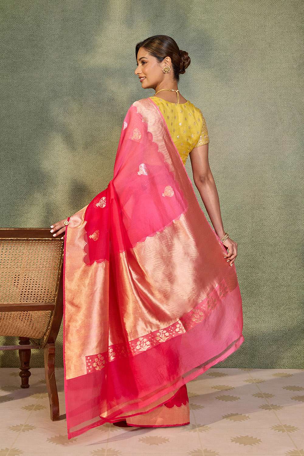 Pink Pure Silk Organza Kadwa Banarasi Saree image number null