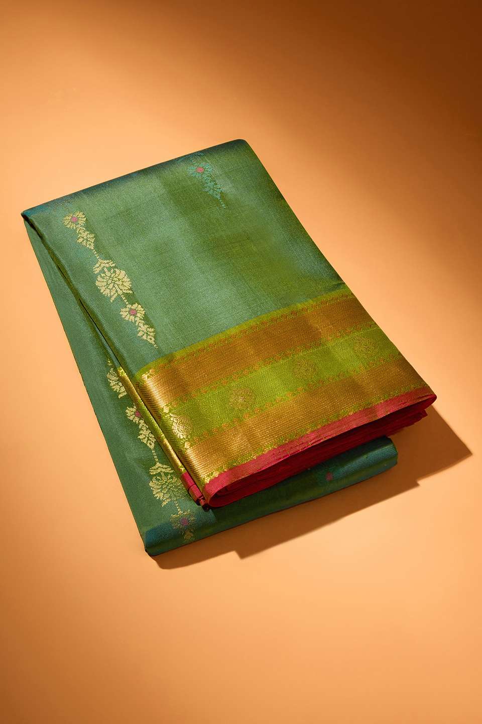Dark Green Woven Kanjivaram Inspired Design Pure Silk Saree