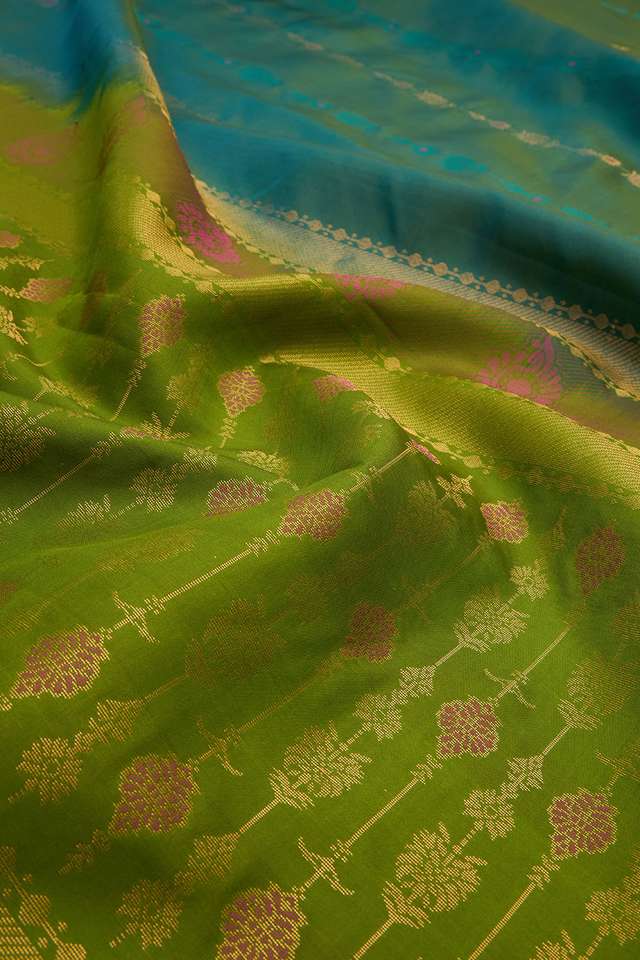 Dark Green Woven Kanjivaram Inspired Design Pure Silk Saree thumbnail image number null