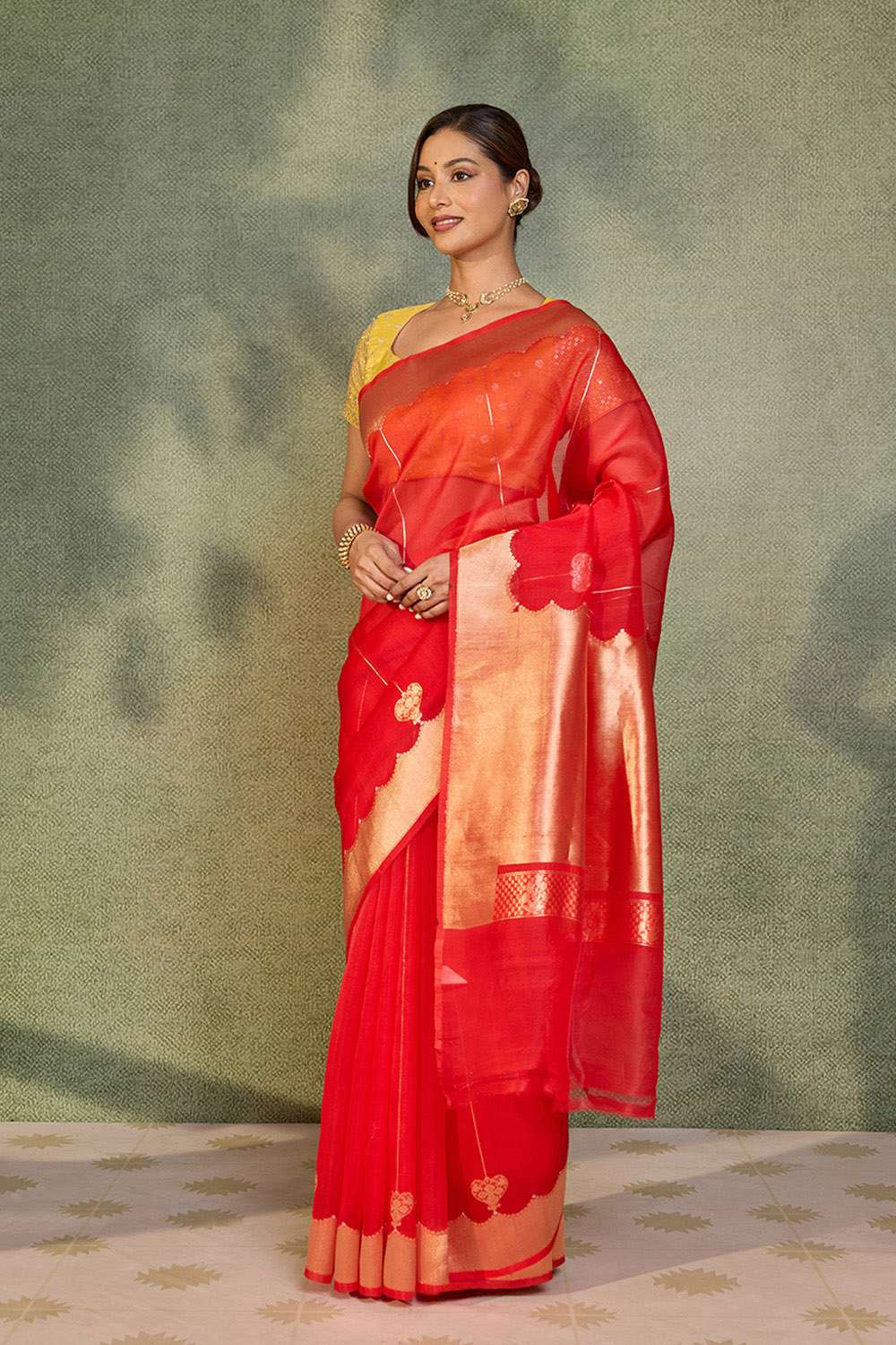 Red Pure Silk Organza Kadwa Banarasi Saree image number null